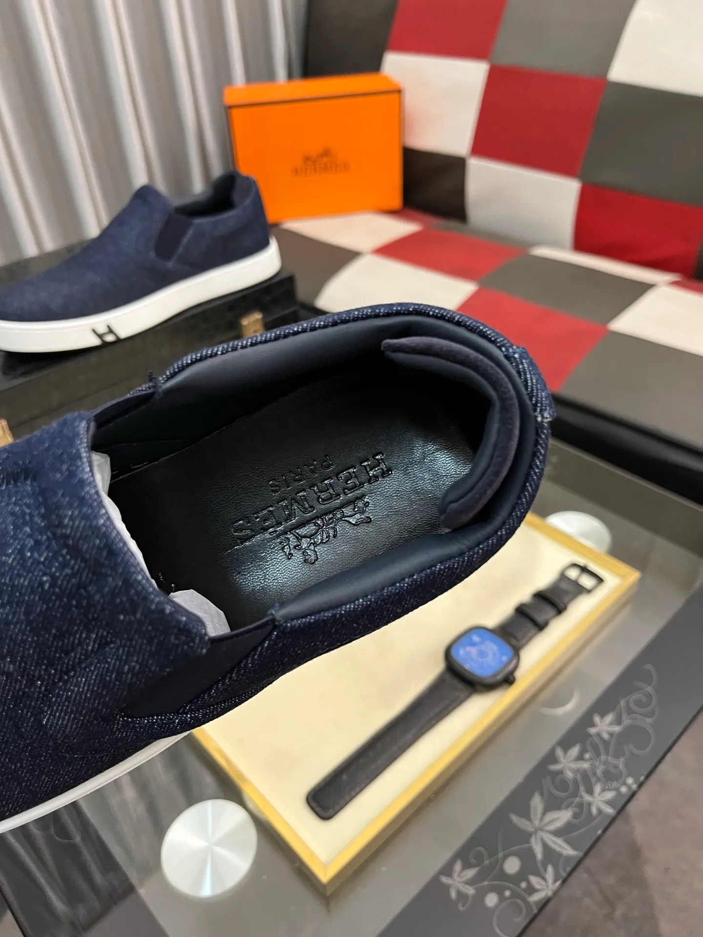 Men's Men's Shoes💰458⌚️⌚️HERMES/Hermès Hugo sneakers are casual men's shoes. These sneakers are made of imported first-layer cowhide leather and breathable mesh design. The contrasting color design creates a dynamic and modern shape. The front end of the toe is decorated with natural-color rubber inlays, making it novel and fashionable. The texture is incomparable, with cowhide lining and cowhide foot pads, the upper foot is comfortable and breathable, and the rubber sole is decorated with geometric patterns and iconic "H" details. A very personal one! Size: 38-44
